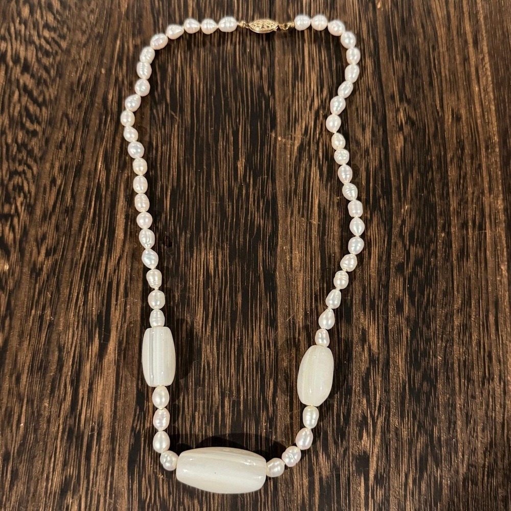 Freshwater Pearl‎ Necklace w/ White Chalcedony (or Jade) Barrel Beads Vintage